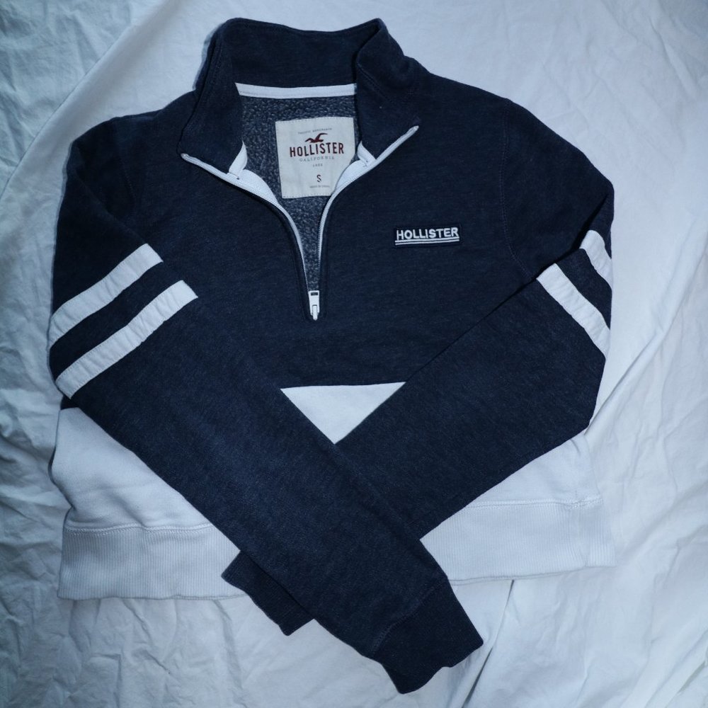 hollister sweater